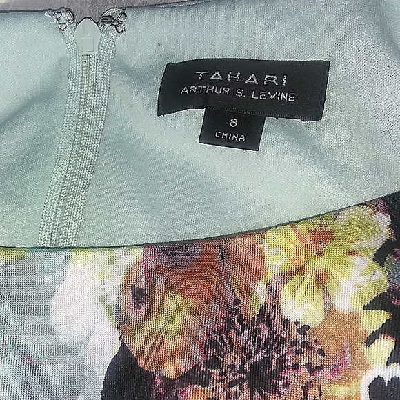 Tahari Floral fully lined lightweight pleated swing dress - Picture 9 of 10